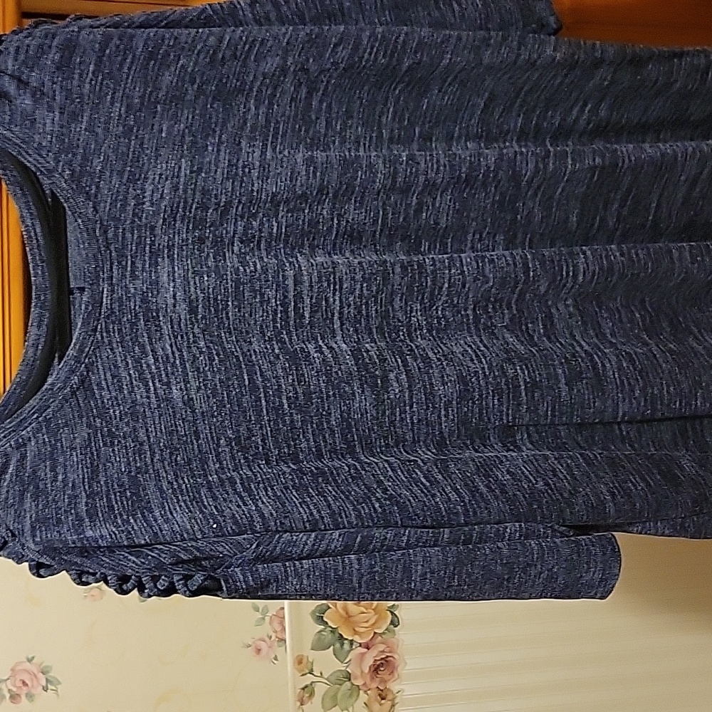 Heathered black and gray top with open shoulder and sleeve.size2x